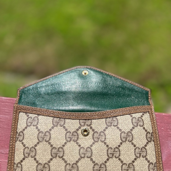 VINTAGE GUCCI CHECKBOOK HOLDER WALLET - Picture 3 of 7